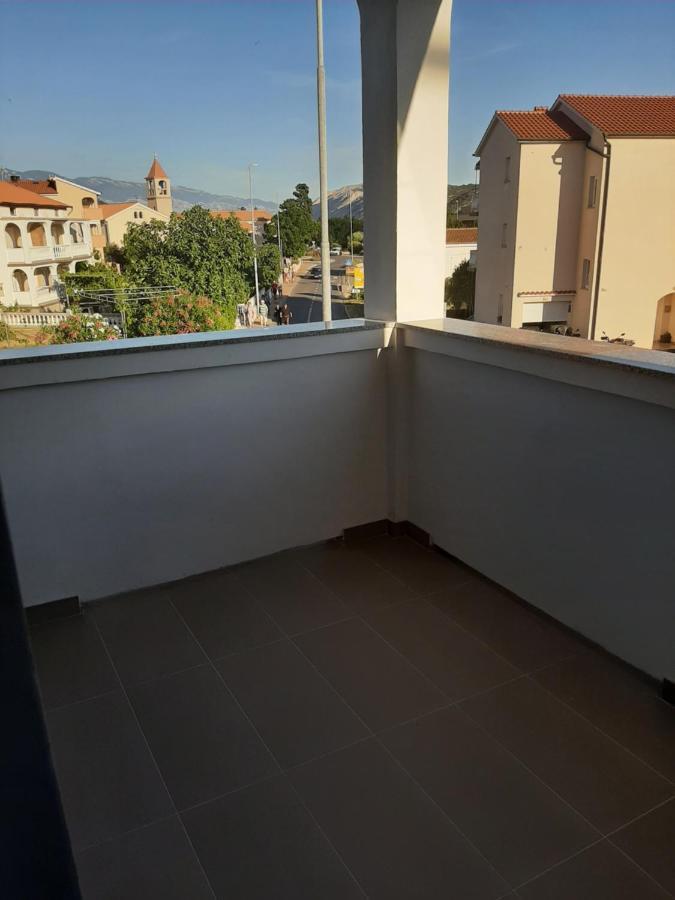 Apartman Mate Lopar Exterior photo